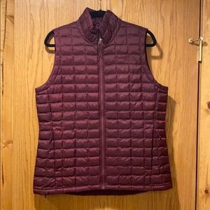 Women’s North Face Vest Burgundy